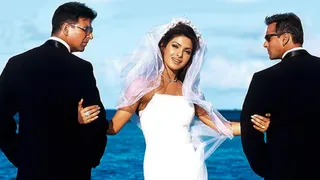 Priyanka Chopra Shares BTS Pics With Salman Khan, Akshay Kumar As Mujhse Shaadi Karogi Turns 20; Comments On Her Eyebrows